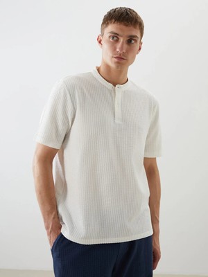 LC Waikiki Ekru Hakim Yaka Erkek Tişört