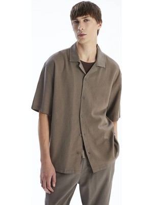LC Waikiki Bej Rahat Kalıp Kısa Kollu Keten Görünümlü Erkek Gömlek
