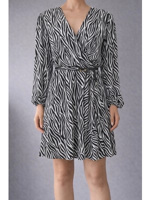 İnce Moda Giyim Zebra Desenli Kruvaze Yaka Kemerli Elbise