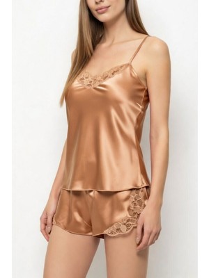 Zenches Kadın Dekolteli Güpür Detaylı Kısa Saten Şortlu Gecelik