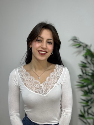 Strength Wear V Yaka Dantel Detaylı Bluz