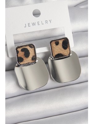 Shopwave Pirinç Gümüş Renk Kare Plaka Leopar Desenli Kadın Küpe