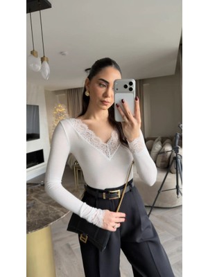 Passense Kadın Uzun Kollu V Yaka Dantel Güpür Detay Bluz