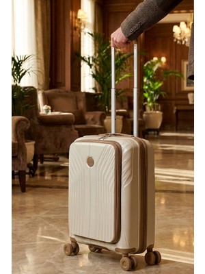 United Colors Of Benetton Benetton 8010 Laptop Bölmeli Küçük Boy Polipropilen Kırılmaz Valiz  Tekerlekli Valiz