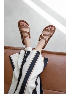 Straswans Kadın Taba Renkli Deri Sandalet 39 Numara Düz Desenli TPR Tabanlı