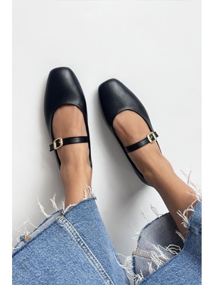 Straswans Karmin  Kadın  Kemer  Detay  Deri  Babet Siyah