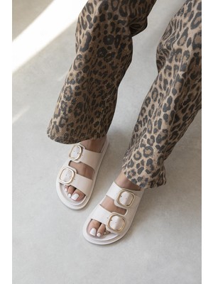 Straswans Mecy Kadın Deri Konfor Terlik Bej Kauçuk Tabanlı Günlük Kullanım İçin Tasarlandı