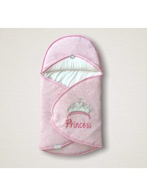 İsmiyle Al Yenidoğan Princess Nakışlı Çizgi Efektli Kız Bebek Klasik Kundak Bebek Battaniyesi Pembe