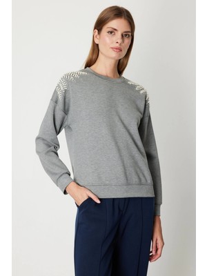 On Fashion Kadın Omuzları Incili Sıfır Yaka Gri Sweatshirt 66338