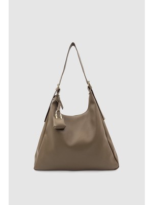 Wuclo Sulin Yumuşak Formlu Mini Çanta Charmlı Omuz Çantası Vizon