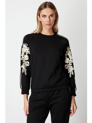 On Fashion Kadın Kolları Desenli Sıfır Yaka Siyah Sweatshirt 66323