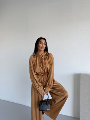 Madame Melek Premium Saten İpek Kumaş İkili Takım Bağcıklı Bluz Bol Paça Pantolon Takım