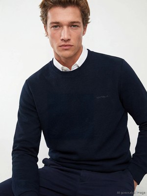 LC Waikiki Lacivert Bisiklet Yaka Nakışlı Erkek Sweatshirt