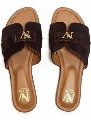 Ne&Ve Shoes Kahve Süet Hakiki Deri Gold Aksesuarlı Kadın Günlük Rahat ve Şık Terlik