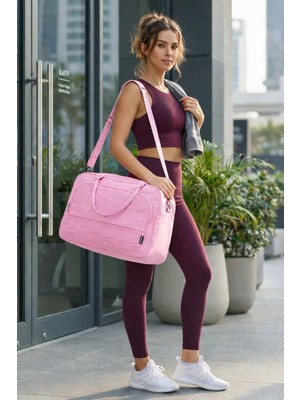 Kaff Pembe Krinkıl Kumaş 00816 Unisex Önü Cepli Suya Dayanıklı Geniş Omuz Askılı Spor Seyahat Çantası