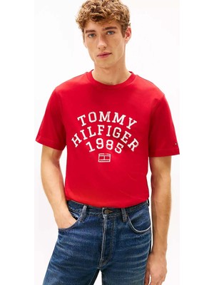 Tommy Hilfiger Erkek Varsity Logolu Bisiklet Yaka T-Shirt - Kırmızı