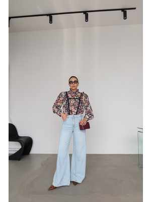 Özge Özgenç Dikiş Detaylı Ekstra Bol Paça Jean