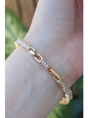 Aesco Vip Seri Pirinç Pembe Zirkon Taşlı Gold Renk Baget Model Bileklik - Lisinya