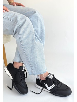 Aesco Jowen Siyah Cilt Beyaz Detaylı Bağcıklı Spor Ayakkabı - Lisinya
