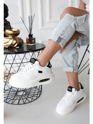 Aesco Chris Beyaz Cilt Siyah Detaylı Bağcıklı Spor Ayakkabı - Lisinya