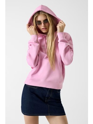 Guess Kadın Kapüşonlu Nakış Işlemeli Sweatshirt - Pembe