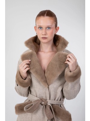 Alpaka Kumaşından Hakiki Vizon Kürklü Manto