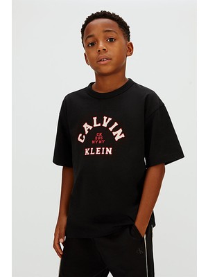 Calvin Klein Erkek Çocuk Varsity Graphic T-Shirt - Siyah