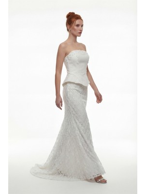 Lafaba Kadın Beyaz Dar Kalıp Straplez Yaka Payetli Uzun Abiye Elbise