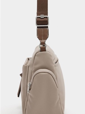 Parfois Kadın Dış Cepli Çapraz Askılı Çanta