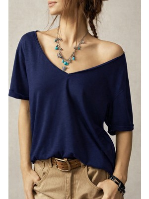 Tarz Cool Kadın Lacivert Oversize-Salaş V Yaka Basic Tişört