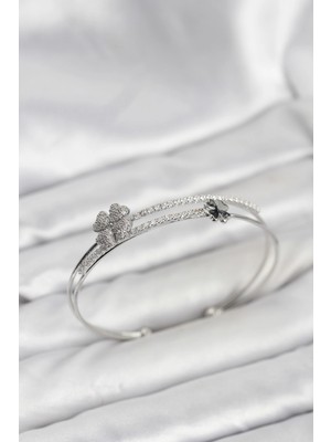 İsmiyle Al Pirinç Gümüş Renk Yonca Model Kadın Bileklik