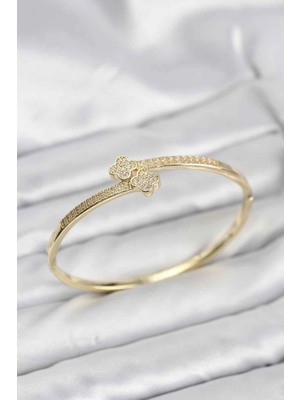 İsmiyle Al Pirinç Gold Renk Zirkon Taşlı Yonca Model Kadın Kelepçe Bileklik
