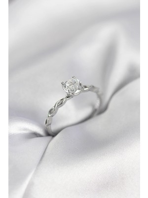 İsmiyle Al Gümüş Renk Sarmal Zincir Model Tek Taş Model Zirkon Taşlı Kadın Yüzük