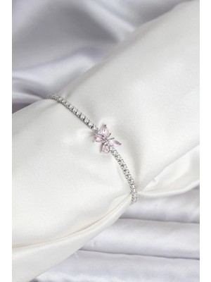 İsmiyle Al Kelebek Model Zirkon Taşlı Gümüş Renk Pirinç Su Yolu Kadın Bileklik