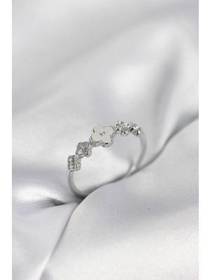 İsmiyle Al Gümüş Renk Minimal Yonca ve Zirkon Taşlı Kadın Yüzük