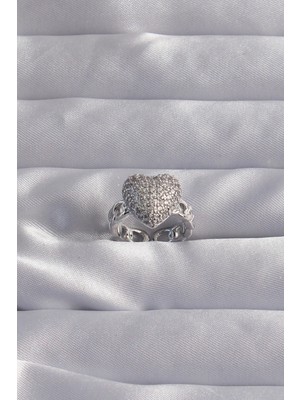 İsmiyle Al Pirinç Ayarlamalı Gümüş Renk Zirkon Taşlı Bombeli Kalp Yüzük