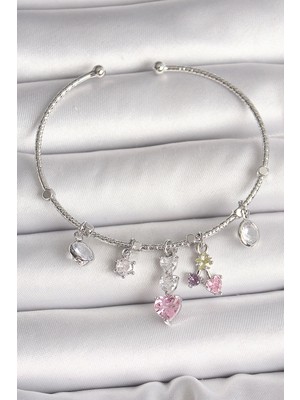 İsmiyle Al Pirinç Gümüş Renk Sallantı Zirkon Taşlı Kalp Figür Charm Kadın Bileklik