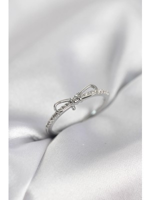 İsmiyle Al Fiyonk Model Zirkon Taşlı Gümüş Renk Kadın Yüzük