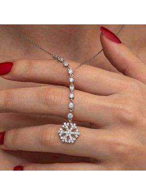 Tienda Elegante Gümüş Sıralı Zirkon Taşlı Kar Tanesi Kadın Kolye