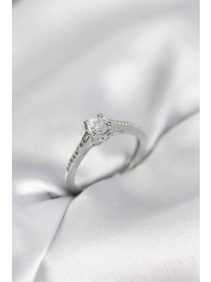 İsmiyle Al Tek Taş Gümüş Renk Zirkon Taşlı Model Kadın Yüzük