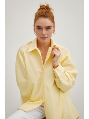 Modeva Global Minimalist Kesim Modern Duruşlu Düz Oversize Butter Sarısı Kadın Gömlek