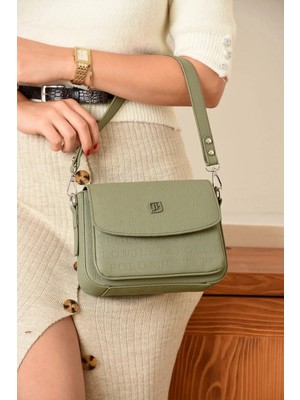 Just Polo  Kadın Su Geçirmez Kabartma Baskılı Ayarlanabilir Askılı Şık El & Omuz Çantası