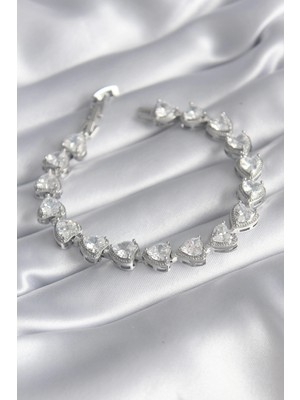 İsmiyle Al Pirinç Gümüş Renk Zirkon Taşlı Kalp Model Vıp Seri Kadın Bileklik