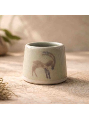 Cogo Seramik Cogo Ceramic “yön Bulan” El Yapımı Seramik Bardak – Geyik Sembollü Mağara Desenli Ritüel Kupa –  200-250 ml