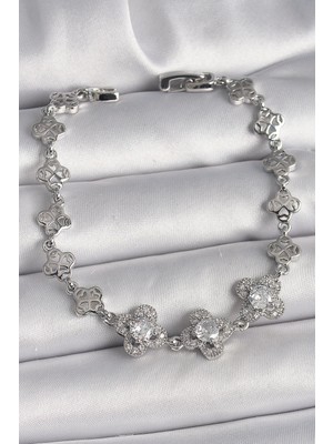 İsmiyle Al Pirinç Gümüş Renk Zirkon Taşlı Yonca Model Kadın Bileklik