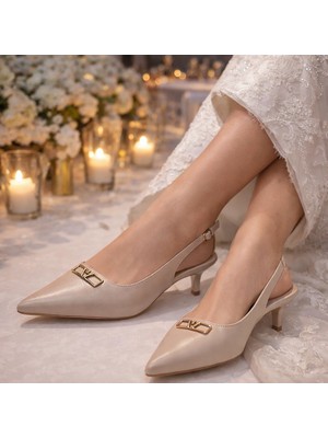 Kindep (Bono) Kısa Topuklu Burnu Kapalı Kadın Ayakkabı Bej