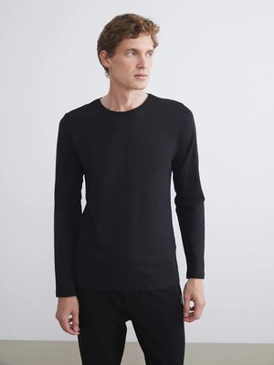 LC Waikiki Siyah Uzun Kollu Erkek Atlet %100 Pamuklu Rahat Kesim ve Nefes Alabilir Özellikte