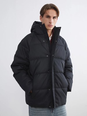 LC Waikiki Siyah Rahat Kalıp Kapüşonlu Erkek Şişme Mont