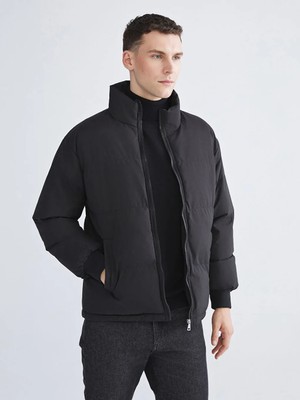 LC Waikiki Siyah Standart Kalıp Dik Yaka Erkek Şişme Mont