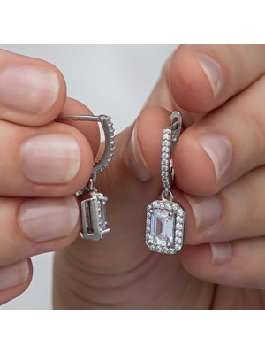 Tienda Elegante Gümüş Beyaz Baget Taşlı Sallantılı Kadın Küpe